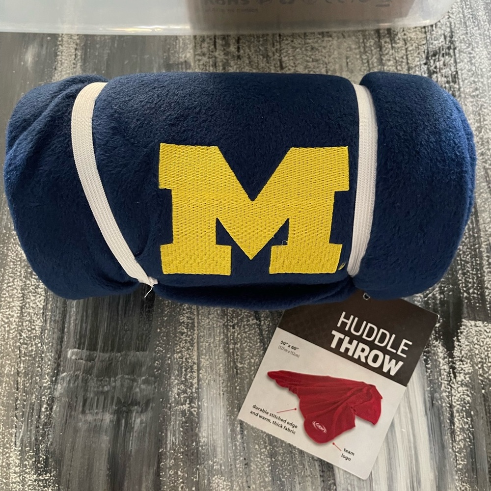 Michigan huddle throw